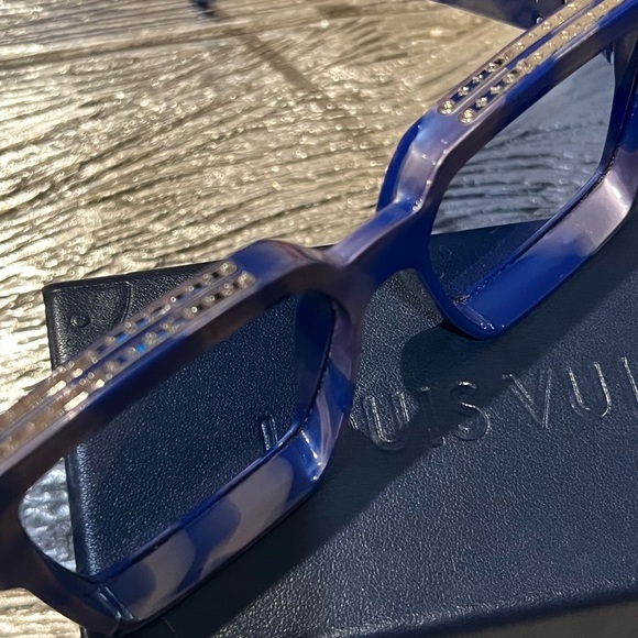 RARE Louis Vuitton 1.1 Millionaire Sunglasses in Blue 1 of 70 - Picture 4 of 6